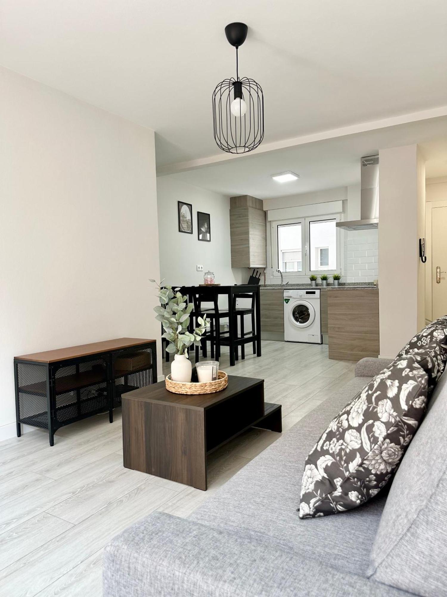 Cozy Flat 5 Mins From The Beach Gijón Exteriör bild