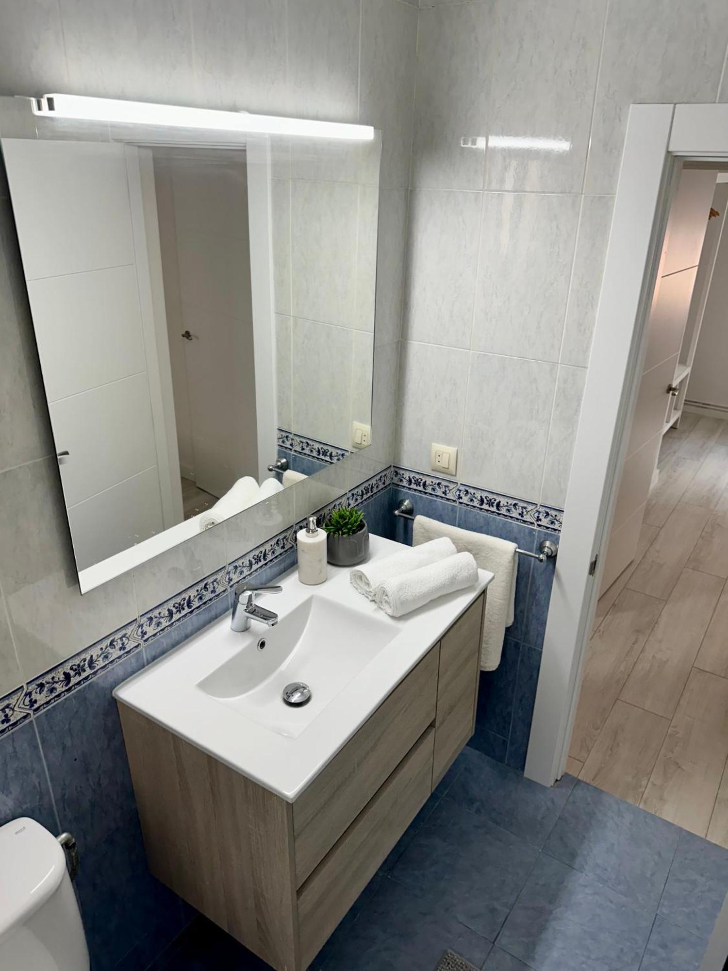 Cozy Flat 5 Mins From The Beach Gijón Exteriör bild